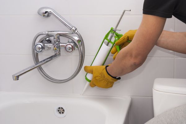 Bathtub Caulking in Brick