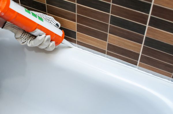 Bathtub Sealing in Brick